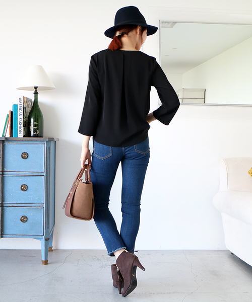 N.(N. Natural Beauty Basic)(エヌエヌナチュラルビューティーベーシック)の「ダブルクロスタックドレープブラウス(シャツ/ブラウス・レディース・ホワイト/ブラウン/ブラック/グレー系その他・MEDIUM)」の10枚目の写真