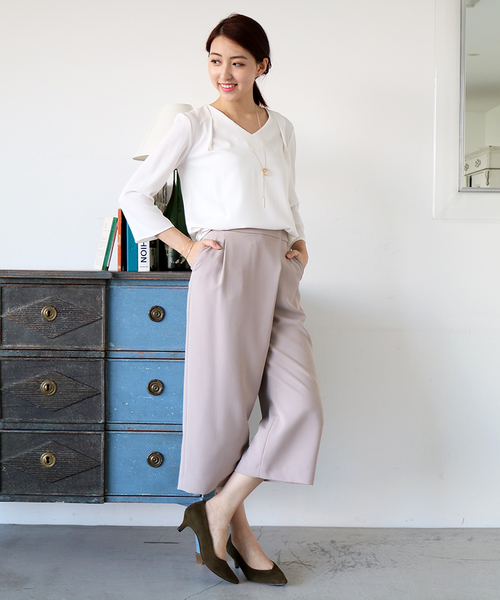 N.(N. Natural Beauty Basic)(エヌエヌナチュラルビューティーベーシック)の「ダブルクロスタックドレープブラウス(シャツ/ブラウス・レディース・ホワイト/ブラウン/ブラック/グレー系その他・MEDIUM)」の12枚目の写真