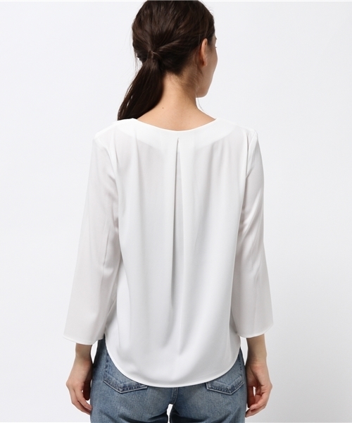 N.(N. Natural Beauty Basic)(エヌエヌナチュラルビューティーベーシック)の「ダブルクロスタックドレープブラウス(シャツ/ブラウス・レディース・ホワイト/ブラウン/ブラック/グレー系その他・MEDIUM)」の7枚目の写真