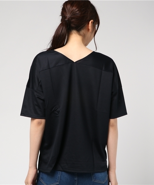 un dix cors(アンディコール)の「ロイヤルクロスVネックカットソー(Tシャツ/カットソー・レディース・レンガ/ネイビー・フリ-)」の5枚目の写真