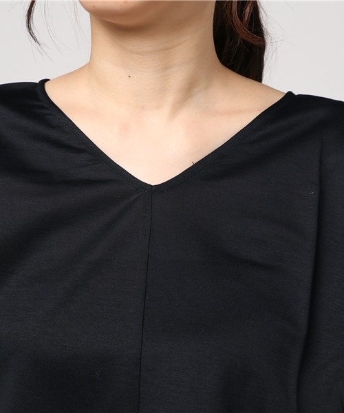 un dix cors(アンディコール)の「ロイヤルクロスVネックカットソー(Tシャツ/カットソー・レディース・レンガ/ネイビー・フリ-)」の6枚目の写真