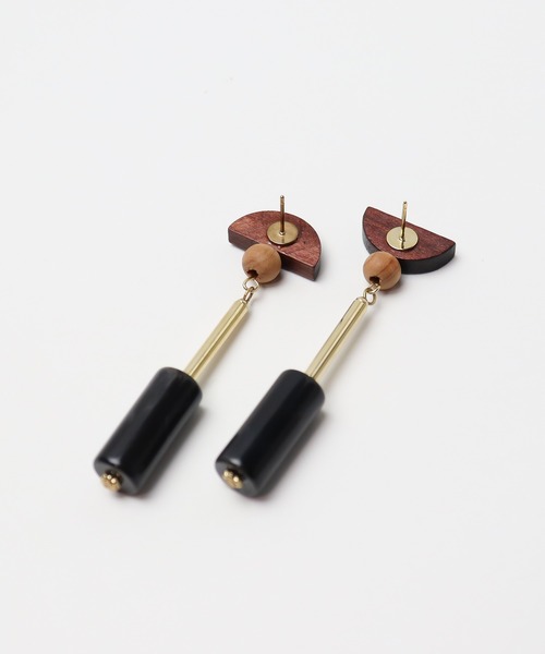 petitcro（プティクロ）の「【paris】デザインピアス　スイング（ピアス（両耳用）・レディース・ブラウン/ナチュラル・ONE SIZE）」の4枚目の写真