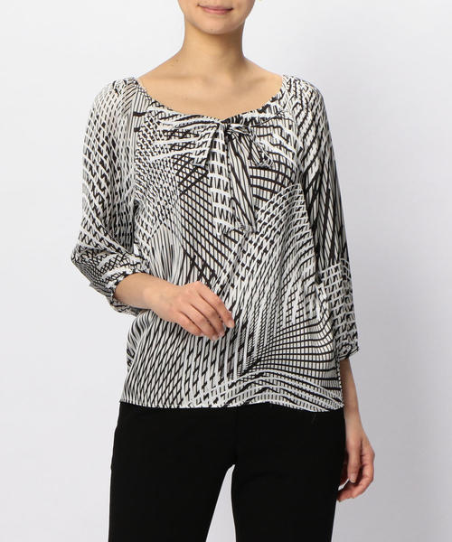 NARACAMICIE（ナラカミーチェ）の「モノトーンキカ柄プルオーバー七分袖ブラウス（シャツ/ブラウス・レディース・ブラック・SMALL/LARGE/MEDIUM）」の18枚目の写真