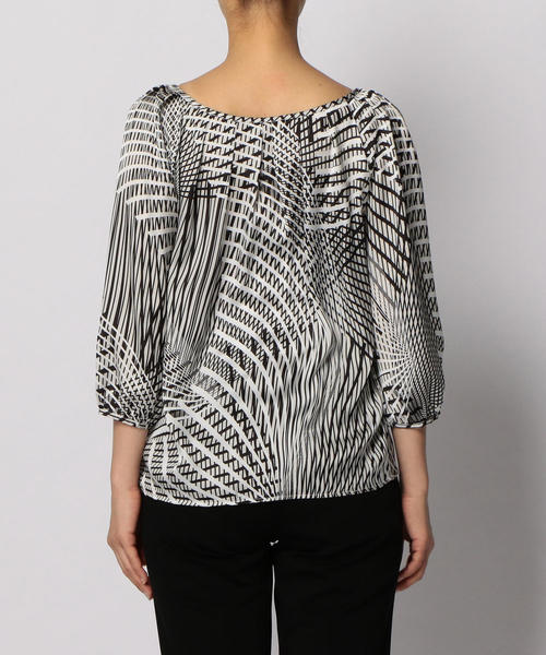 NARACAMICIE（ナラカミーチェ）の「モノトーンキカ柄プルオーバー七分袖ブラウス（シャツ/ブラウス・レディース・ブラック・SMALL/LARGE/MEDIUM）」の17枚目の写真