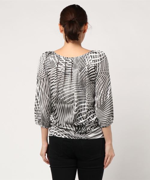 NARACAMICIE（ナラカミーチェ）の「モノトーンキカ柄プルオーバー七分袖ブラウス（シャツ/ブラウス・レディース・ブラック・SMALL/LARGE/MEDIUM）」の2枚目の写真