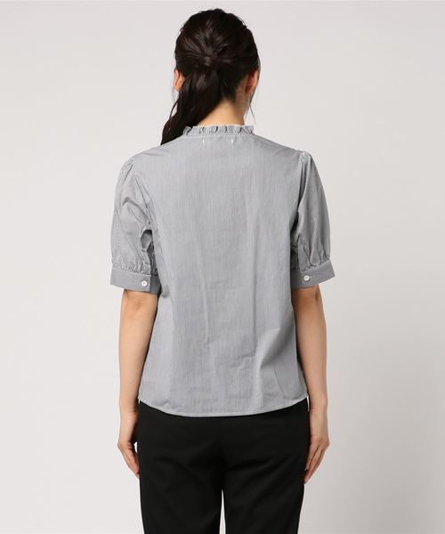 archives(アルシーヴ)の「ピンタックフリル半袖ブラウス(シャツ/ブラウス・レディース・オフホワイト/ホワイト×ブラック/ホワイト×ネイビー・MEDIUM)」の5枚目の写真