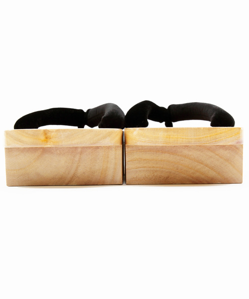 ８(eight)（エイト）の「本格派 桐 本桐 2枚歯 下駄 紳士用 男性（和装小物・メンズ・ブラック・MEDIUM/LARGE）」の5枚目の写真