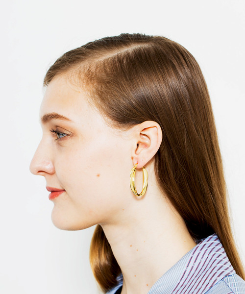 NINE（ナイン）の「【NINE】ツイストフープピアス（ピアス（両耳用）・レディース・シルバー/ゴールド・FREE）」の7枚目の写真