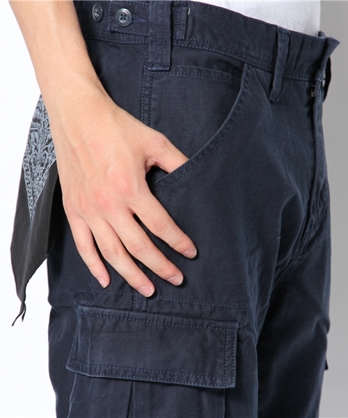 291295＝HOMME（ニーキューイチニーキューゴーオム）の「クロップドカーゴ　バンダナ付き（カーゴパンツ・メンズ・オリーブ/ネイビー/ベージュ・48/44/50）」の8枚目の写真