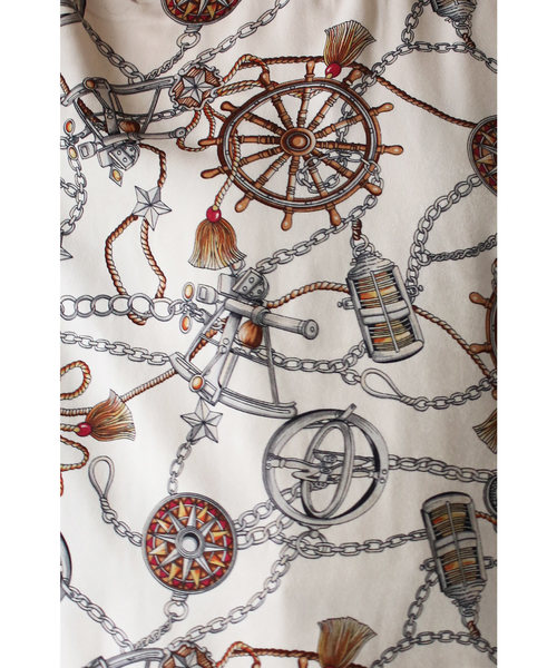 cawaii（カワイイ）の「エレガントなスカーフ柄トップス（オフホワイト）（Tシャツ/カットソー・レディース・オフホワイト・FREE）」の16枚目の写真