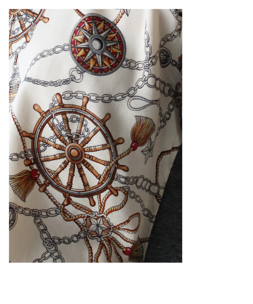 cawaii（カワイイ）の「エレガントなスカーフ柄トップス（オフホワイト）（Tシャツ/カットソー・レディース・オフホワイト・FREE）」の8枚目の写真