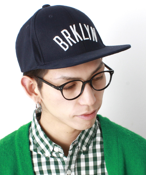 WEGO(ウィゴー)の「WEGO/BRKLYNロゴBBキャップ(キャップ・メンズ・ホワイト/ブラック/ネイビー・FREE)」の3枚目の写真