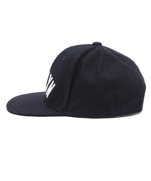 WEGO(ウィゴー)の「WEGO/BRKLYNロゴBBキャップ(キャップ・メンズ・ホワイト/ブラック/ネイビー・FREE)」の9枚目の写真