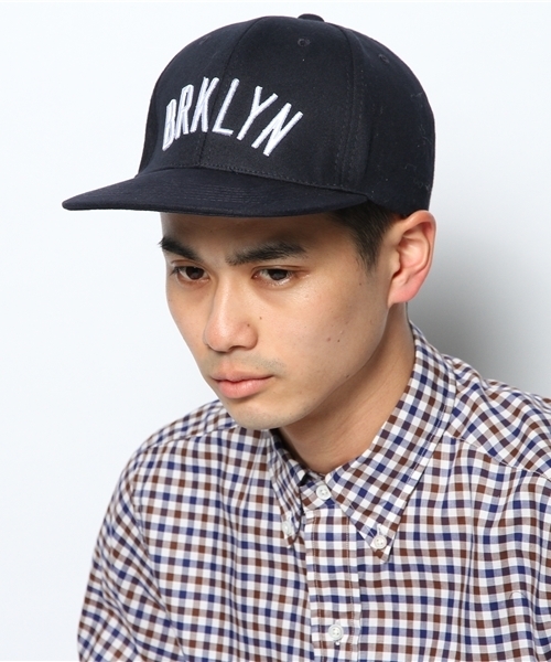 WEGO(ウィゴー)の「WEGO/BRKLYNロゴBBキャップ(キャップ・メンズ・ホワイト/ブラック/ネイビー・FREE)」の8枚目の写真