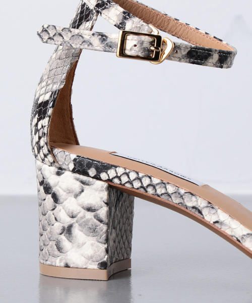 UNITED ARROWS(ユナイテッドアローズ)の「UBCB チャンキー サンダル ◆(サンダル・レディース・ブラック/その他1・35h/35/36h/38/37h/37/36)」の4枚目の写真