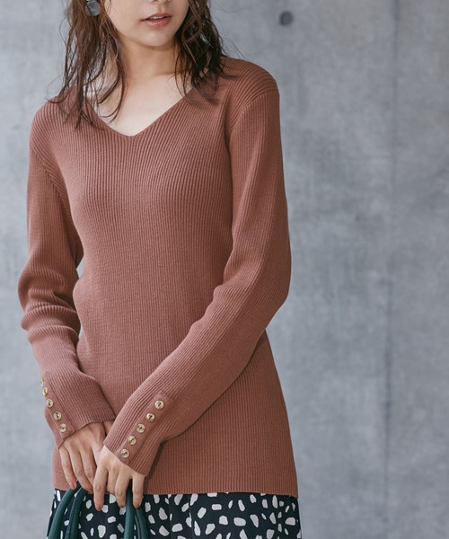 Chaco closet(チャコ クローゼット)の「コットンVネックリブボタンデザインニット(ニット/セーター・レディース・ブラック/グレー/カーキ/アイボリー/モカ/ダークベージュ/テラコッタ/ラベンダー/サックスブルー・S/M/L)」の5枚目の写真