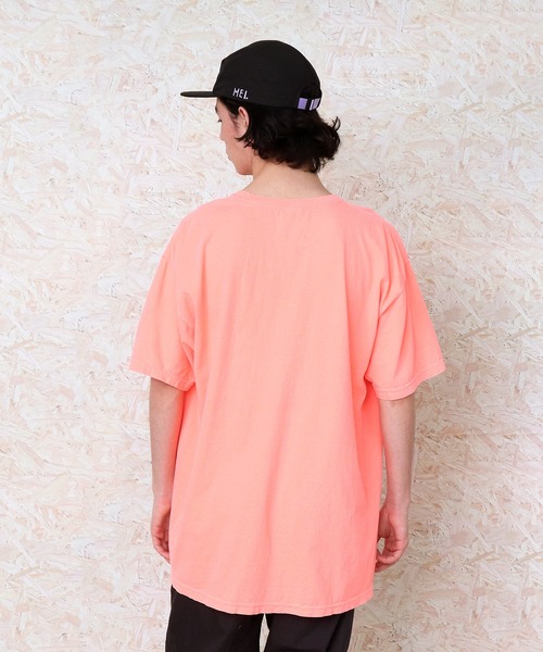 comfort colors(コンフォートカラーズ)の「【 COMFORT COLORS / コンフォート カラーズ 】 6.1オンス ガーメントダイTシャツ 1717(Tシャツ/カットソー・メンズ・ライトブルー/ライトグリーン/グレー/ホワイト/ピンク/オレンジ/ブラック/ブルー/パープル/マスタード/カーキ/ダークグリーン/バイオレット・LARGE/MEDIUM/SMALL/X-LARGE)」の21枚目の写真