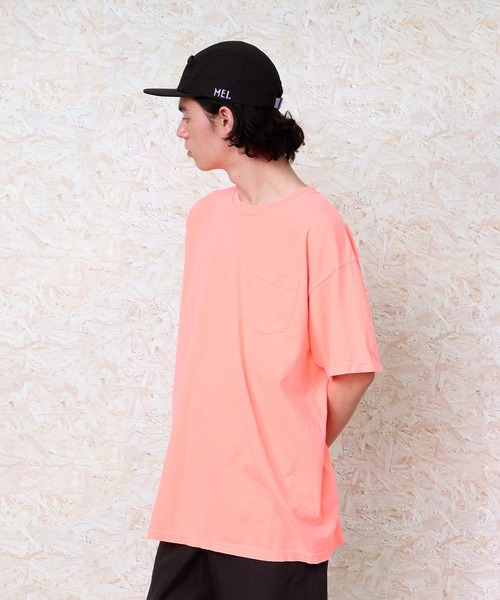 comfort colors(コンフォートカラーズ)の「【 COMFORT COLORS / コンフォート カラーズ 】 6.1オンス ガーメントダイTシャツ 1717(Tシャツ/カットソー・メンズ・ライトブルー/ライトグリーン/グレー/ホワイト/ピンク/オレンジ/ブラック/ブルー/パープル/マスタード/カーキ/ダークグリーン/バイオレット・LARGE/MEDIUM/SMALL/X-LARGE)」の20枚目の写真