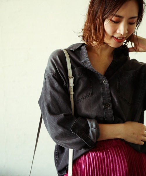 BAYFLOW(ベイフロー)の「テンセルデニムシャツ(シャツ/ブラウス・レディース・ブラック/ブルー・SMALL/MEDIUM)」の2枚目の写真