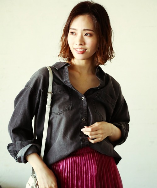 BAYFLOW(ベイフロー)の「テンセルデニムシャツ(シャツ/ブラウス・レディース・ブラック/ブルー・SMALL/MEDIUM)」の16枚目の写真