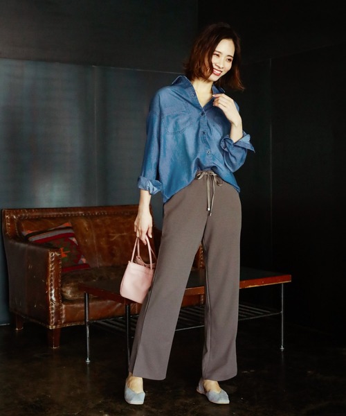 BAYFLOW(ベイフロー)の「テンセルデニムシャツ(シャツ/ブラウス・レディース・ブラック/ブルー・SMALL/MEDIUM)」の21枚目の写真