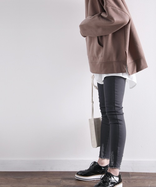 classicalelf（クラシカルエルフ）の「サイドスリットワイドパーカー(長袖)＆ロング丈レイヤード無地キャミソール２点セットアップ（パーカー・レディース・ライトカーキ/ベージュ/モカ/グレー/ブラック・LARGE/X-LARGE/MEDIUM）」の19枚目の写真