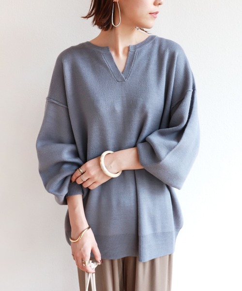 andme(アンドミー)の「ボリューム袖キーネックミラノリブニットトップス(ニット/セーター・レディース・ベージュ/ブルー/ブラック/グレー系その他・M)」の4枚目の写真