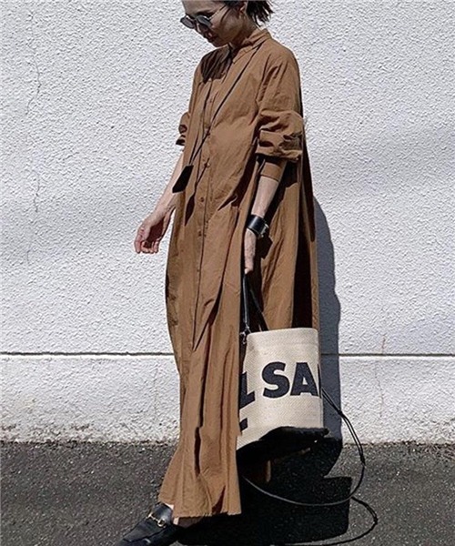 バックタック・シャツワンピース FREE STYLISTS（フリー スタイリスト）の「バックタック Aライン