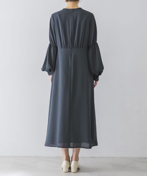 LA MAISONシャーリングパフ袖口ワンピース