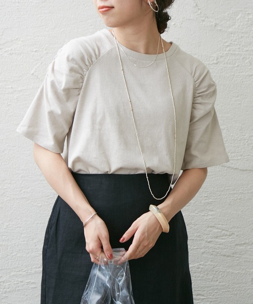 Omekashi（オメカシ）の「シャーリングパフTシャツ（Tシャツ/カットソー・レディース・オフホワイト/ブラック/ホワイト/ライム/ネイビー/ベージュ・FREE）」の4枚目の写真