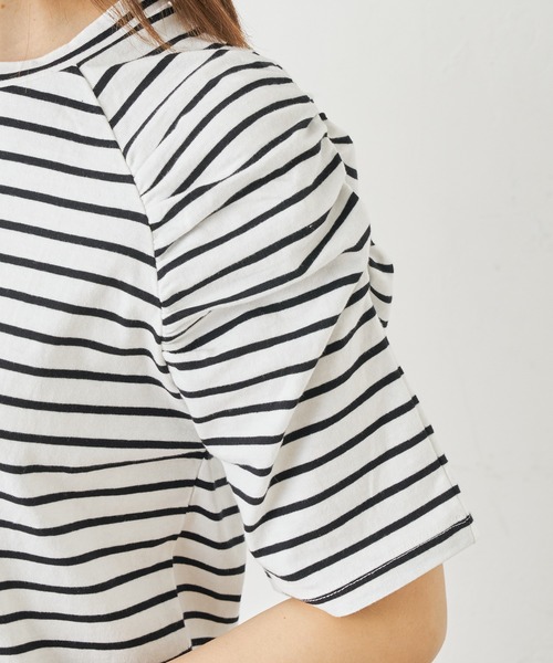 Omekashi（オメカシ）の「シャーリングパフTシャツ（Tシャツ/カットソー・レディース・オフホワイト/ブラック/ホワイト/ライム/ネイビー/ベージュ・FREE）」の22枚目の写真