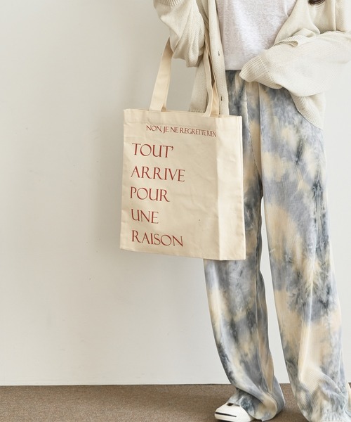 me+em select（ミームセレクト）の「レタリングキャンバストートバッグ（トートバッグ・レディース・ブラック/レッド・FREE）」の10枚目の写真