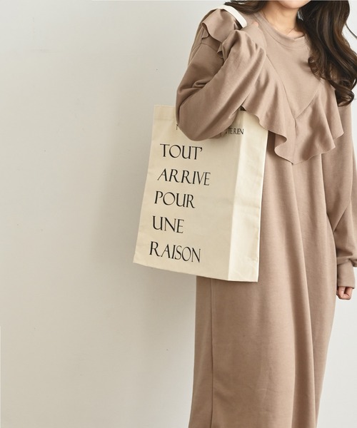 me+em select（ミームセレクト）の「レタリングキャンバストートバッグ（トートバッグ・レディース・ブラック/レッド・FREE）」の17枚目の写真