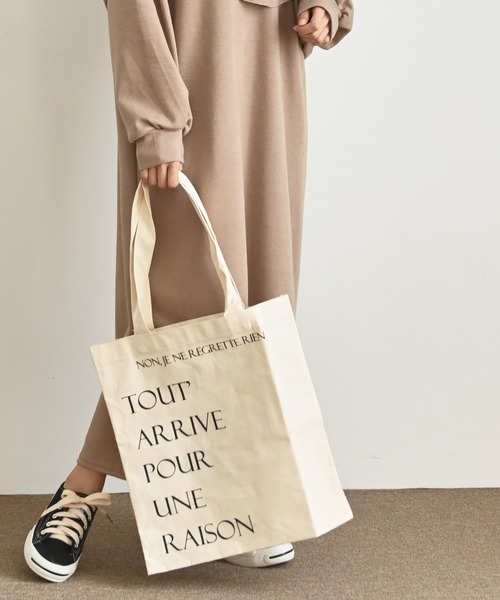 me+em select（ミームセレクト）の「レタリングキャンバストートバッグ（トートバッグ・レディース・ブラック/レッド・FREE）」の18枚目の写真