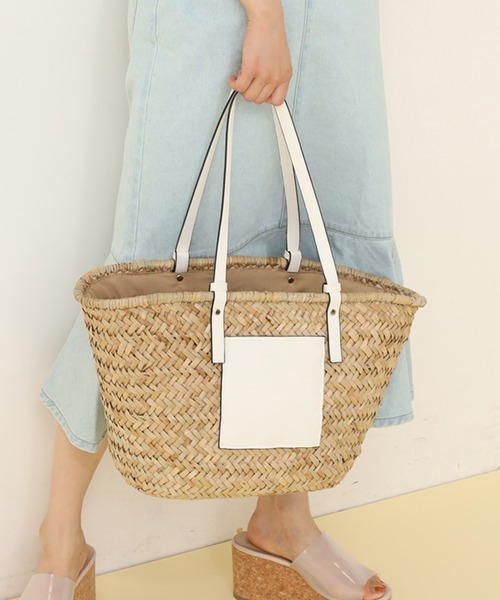 one after another NICE CLAUP（ワンアフターアナザーナイスクラップ）の「雑材トートバッグ（トートバッグ・レディース・オフホワイト/キャメル・FREE）」の2枚目の写真