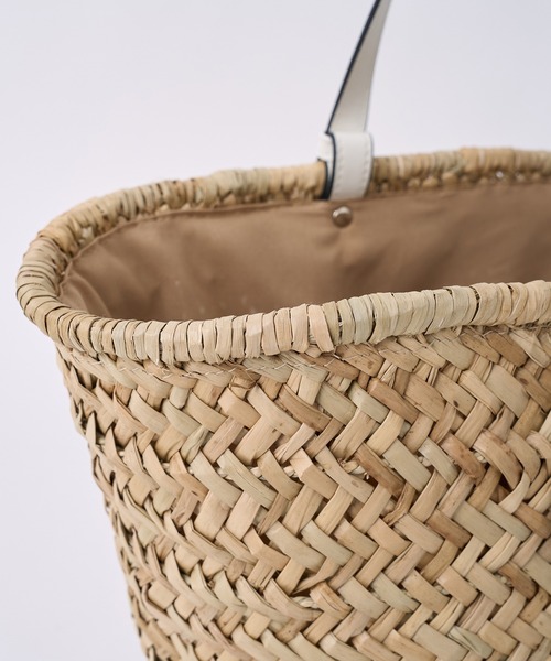 one after another NICE CLAUP（ワンアフターアナザーナイスクラップ）の「雑材トートバッグ（トートバッグ・レディース・オフホワイト/キャメル・FREE）」の18枚目の写真