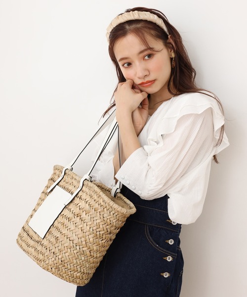 one after another NICE CLAUP（ワンアフターアナザーナイスクラップ）の「雑材トートバッグ（トートバッグ・レディース・オフホワイト/キャメル・FREE）」の4枚目の写真