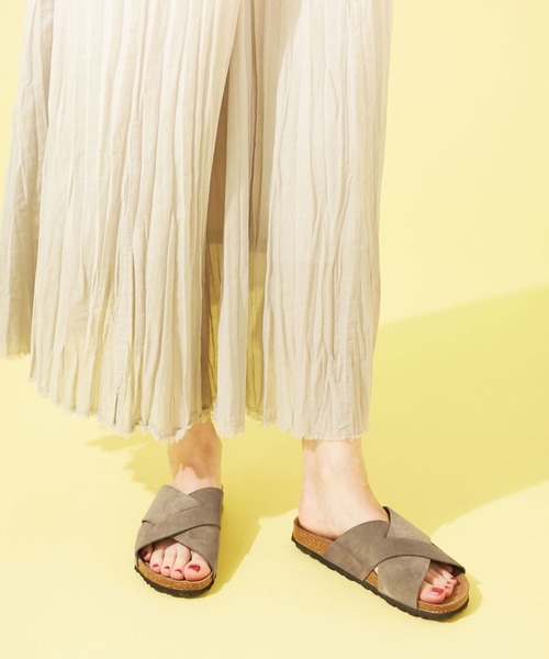 penta（ペンタ）の「PENTA/別注スエードクロスサンダル（サンダル・レディース・オレンジ/カーキ/ブラック/オフホワイト・36/37/38）」の4枚目の写真