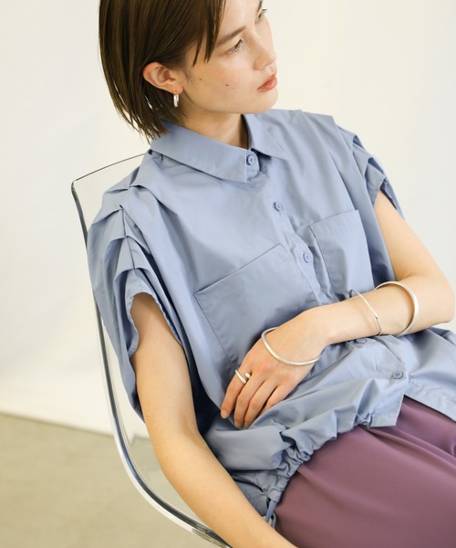 select MOCA(セレクトモカ)の「2021 SS フレンチスリーブウエストドロストシャツ(シャツ/ブラウス・レディース・ブラック/オフホワイト/ブルー・FREE)」の1枚目の写真