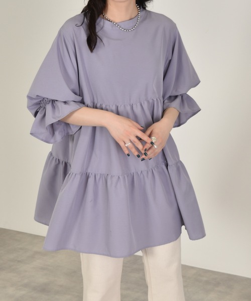 w closet（ダブルクローゼット）の「パフスリーブ2WAYティアードチュニック（チュニック・レディース・パープル/オフホワイト/グリーン系その他/スミクロ・FREE）」の4枚目の写真