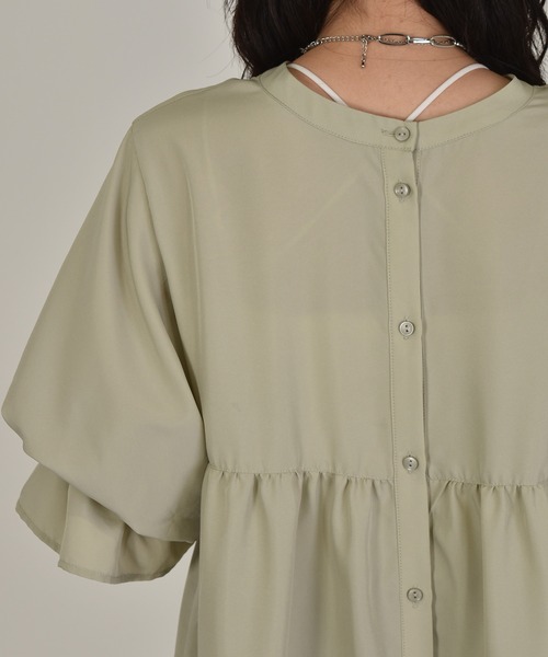 w closet（ダブルクローゼット）の「パフスリーブ2WAYティアードチュニック（チュニック・レディース・パープル/オフホワイト/グリーン系その他/スミクロ・FREE）」の18枚目の写真