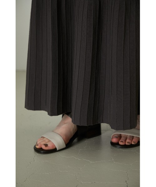 RIM.ARK（リムアーク）の「Pin tuck flare knit SK（スカート・レディース・ダークブルー/ブラック/グレー・36/38）」の11枚目の写真