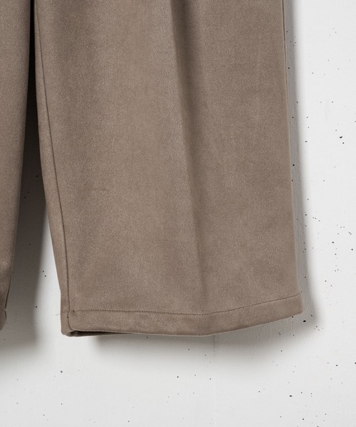 CASPER JOHN（キャスパージョン）の「Heavy Suede Tapered Wide Slacks/ヘビースウェードテーパードワイドスラックス（スラックス・メンズ・ブラック/グレイッシュベージュ・SMALL/MEDIUM/LARGE）」の21枚目の写真