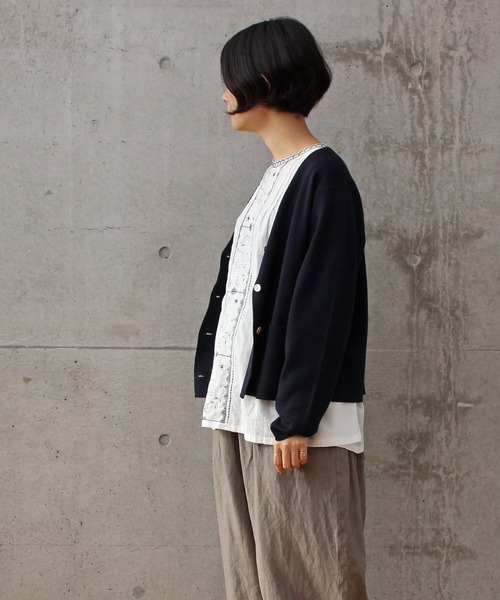 aimer le mieux（エメルミュー）の「aimer ミラノリブ　Vネックカーディガン（カーディガン/ボレロ・レディース・ダークネイビー/キナリ/レッド・FREE）」の6枚目の写真