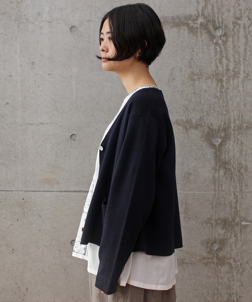 aimer le mieux（エメルミュー）の「aimer ミラノリブ　Vネックカーディガン（カーディガン/ボレロ・レディース・ダークネイビー/キナリ/レッド・FREE）」の8枚目の写真