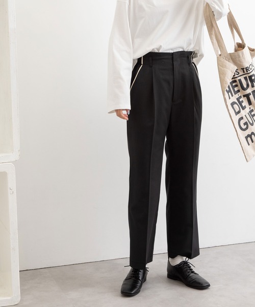 POU DOU DOU(プードゥドゥ)の「パイピングポケットセンタープレスパンツ(その他パンツ・レディース・ブラック/ブラウン/グレー・3)」の1枚目の写真