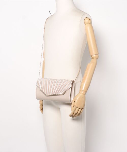 Cupid Heart（キューピッドハート）の「【Cupid Heart】結婚式bag デザインフラップパーティーバッグ（クラッチバッグ・レディース・ブラック/ベージュ/シルバー・MEDIUM）」の8枚目の写真