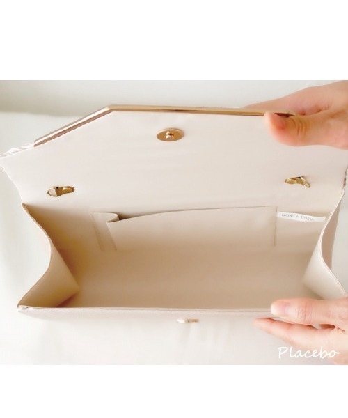 Cupid Heart（キューピッドハート）の「【Cupid Heart】結婚式bag デザインフラップパーティーバッグ（クラッチバッグ・レディース・ブラック/ベージュ/シルバー・MEDIUM）」の6枚目の写真