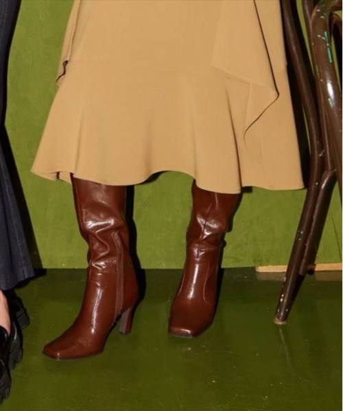 REDYAZEL（レディアゼル）の「スクエアトゥロングブーツ（ブーツ・レディース・ブラウン/ネイビー/ブラック・SMALL/MEDIUM/LARGE）」の7枚目の写真