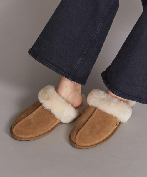 UGG（アグ）の「【WEB限定】＜UGG（アグ）＞SCUFFETTE2 スリッパ（その他シューズ・レディース・ブラウン/ブラック・6/8/7）」の2枚目の写真